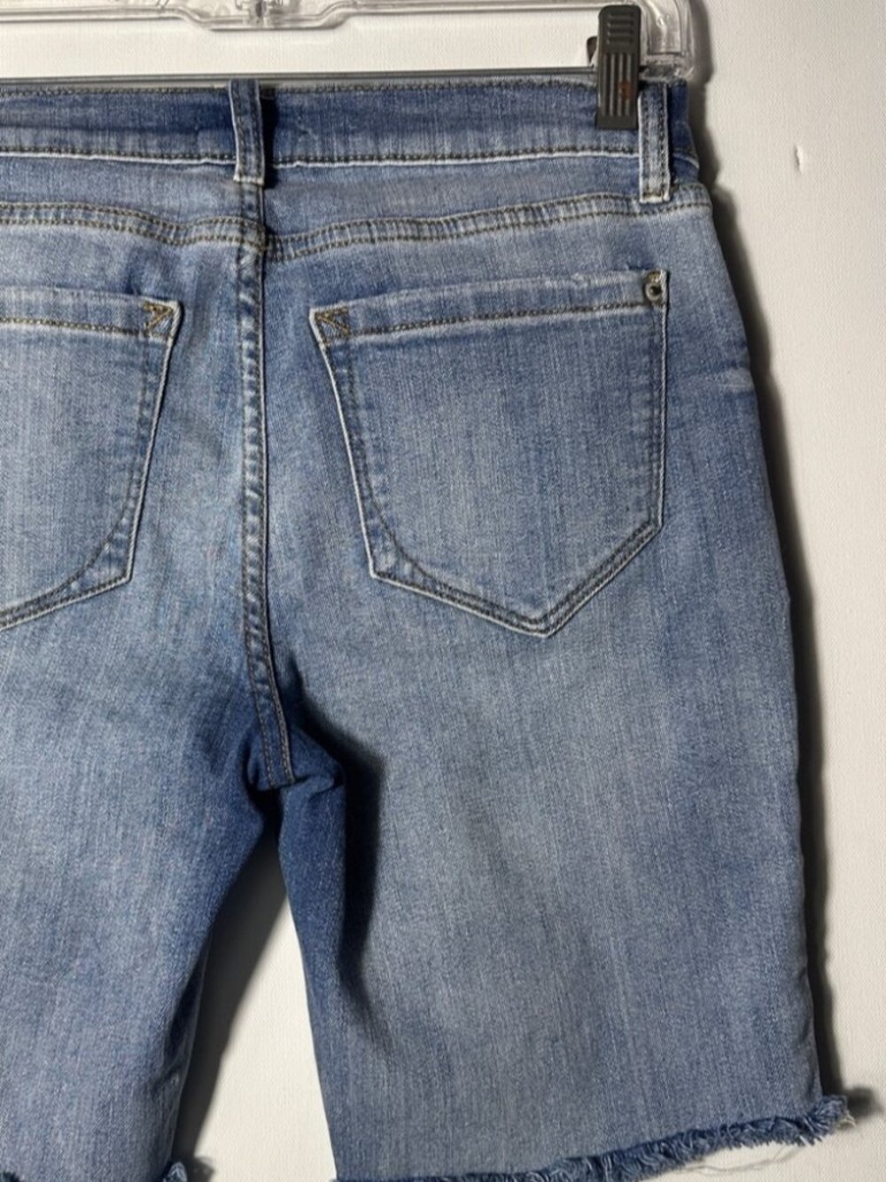 Effortless Skinny Crop Denim Jeans in Light Blue - Picture 2 of 2
